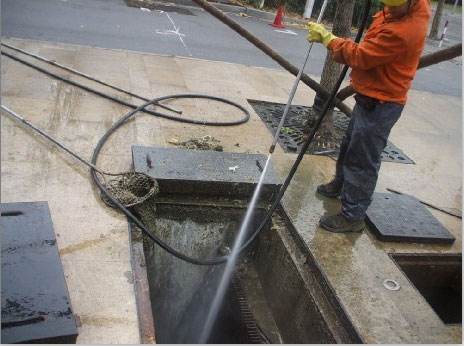 龙岗池底污泥如何清理