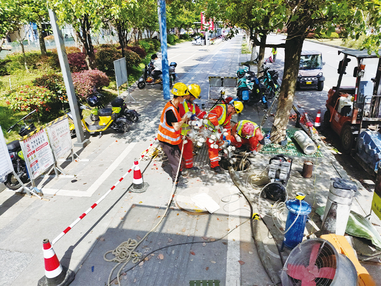  龙岗UV-CIPP紫外光固化修复